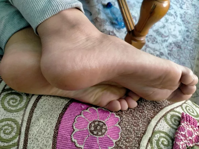 This pose makes me feel really hot 🥵