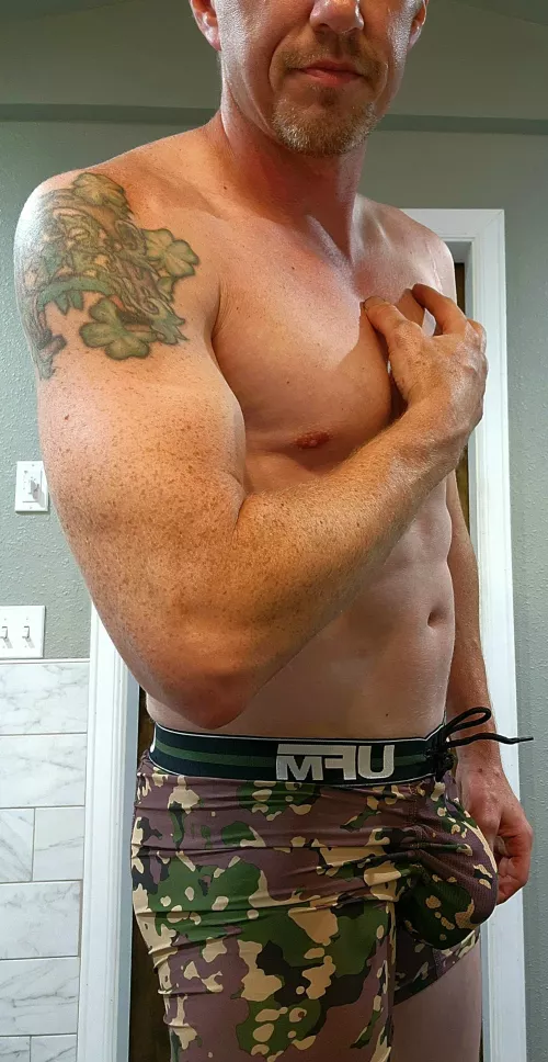 Which bulge is bigger?