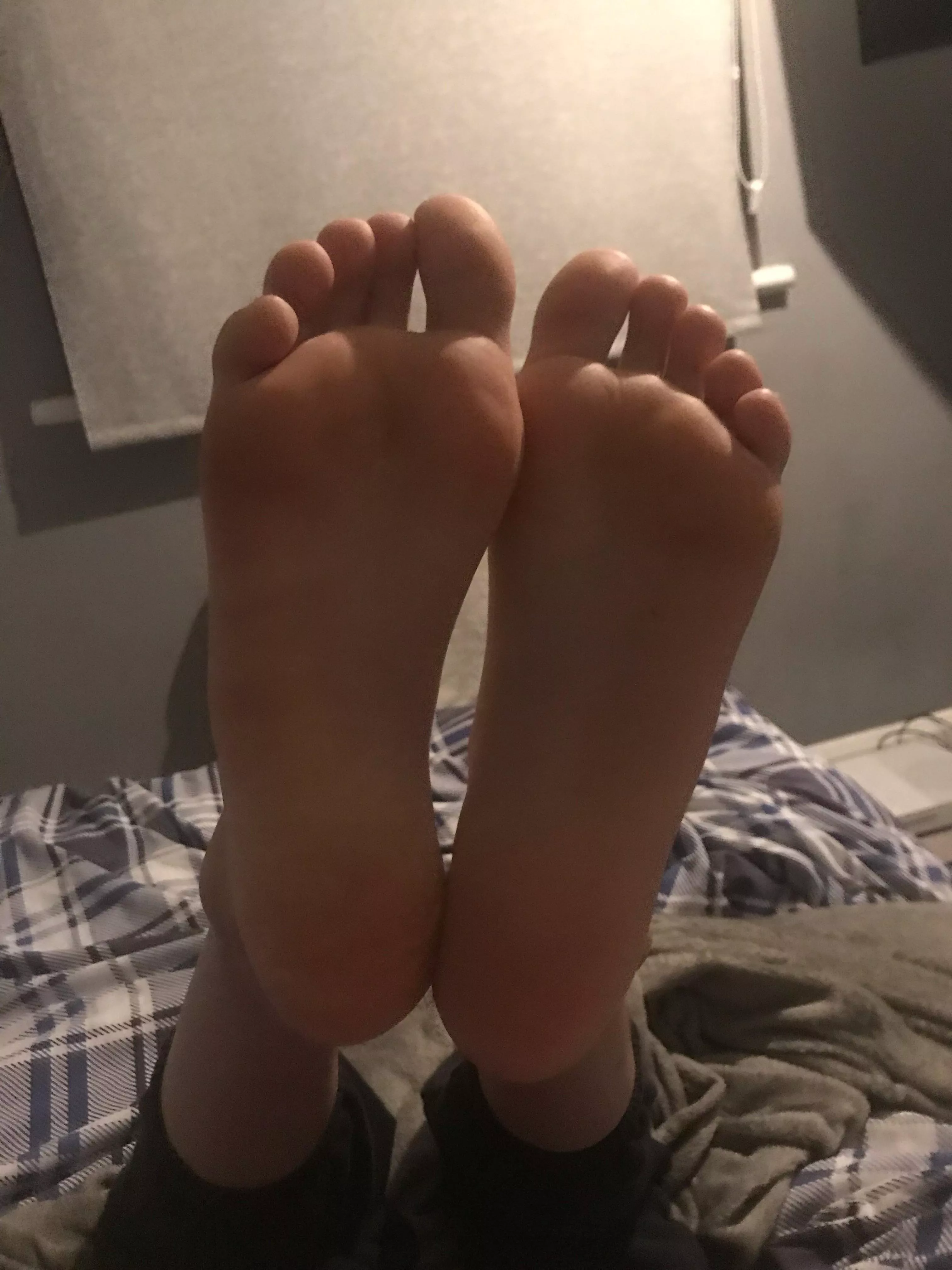 Who wants them ;) im a sun looking for a dom ;)