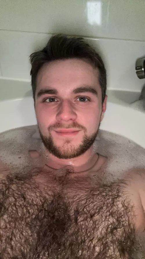 Worked 12 hour shifts all week (3 days 2nights) and now made it to a little 5 day break from work. Fallen perfectly in time for my birthday tomorrow. Kicking off then break with a nice long soak to relax ☺️