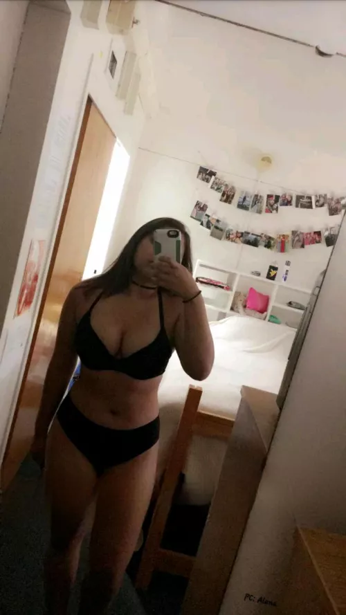 You guys don't think anyone in my dorm will recognize me, right? They like, all use reddit so...