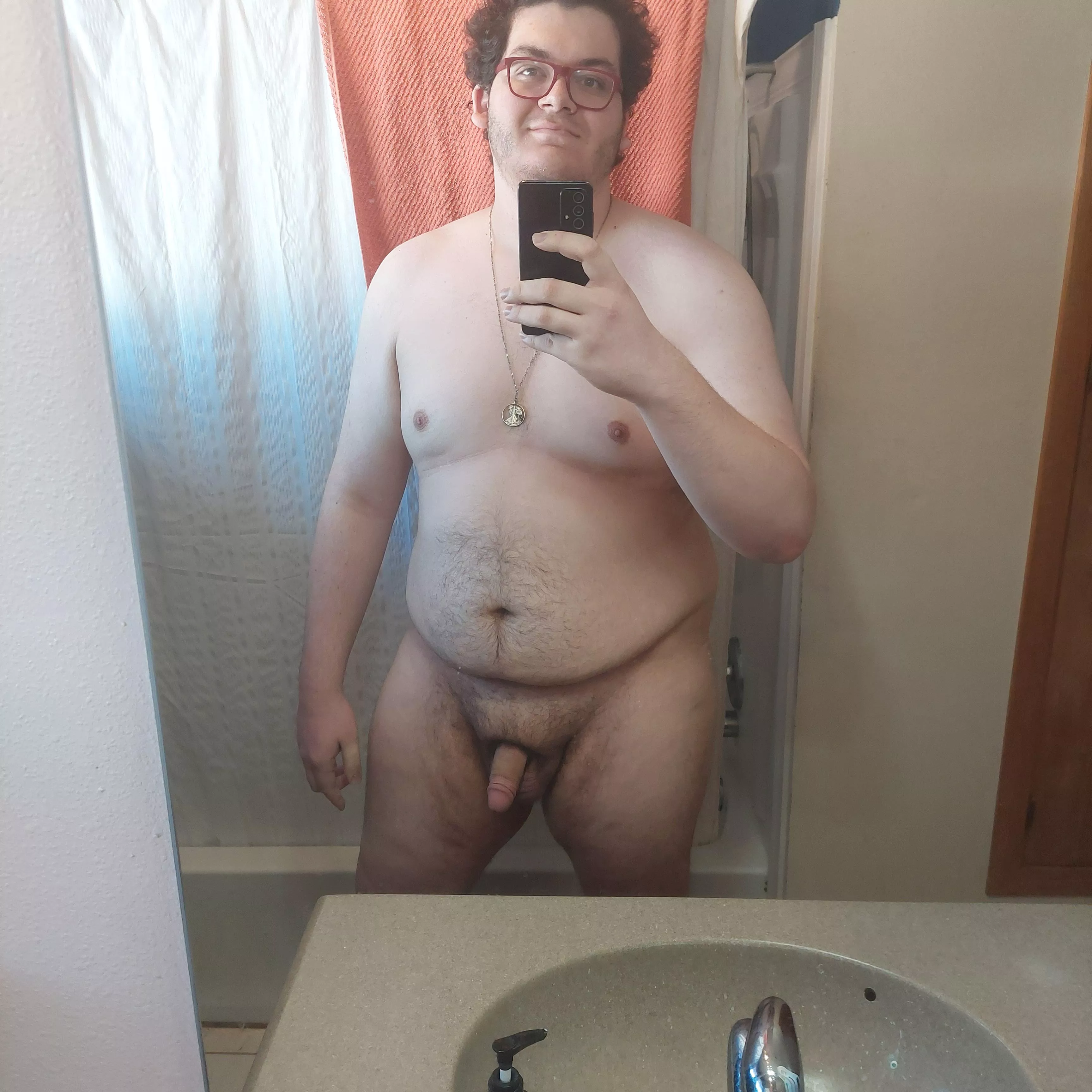 19M. Any love for a body like mine? Hope I look good here :)