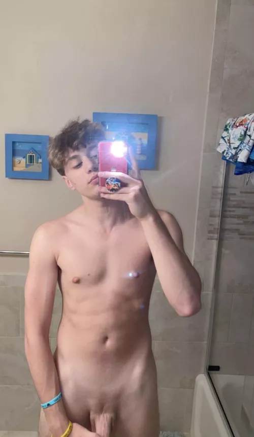 20 I’m curious and horny asf I want a hot bro to jerk with. Sc-Axel_harvy22222. Muscles++ abs++ uncut++ fit++