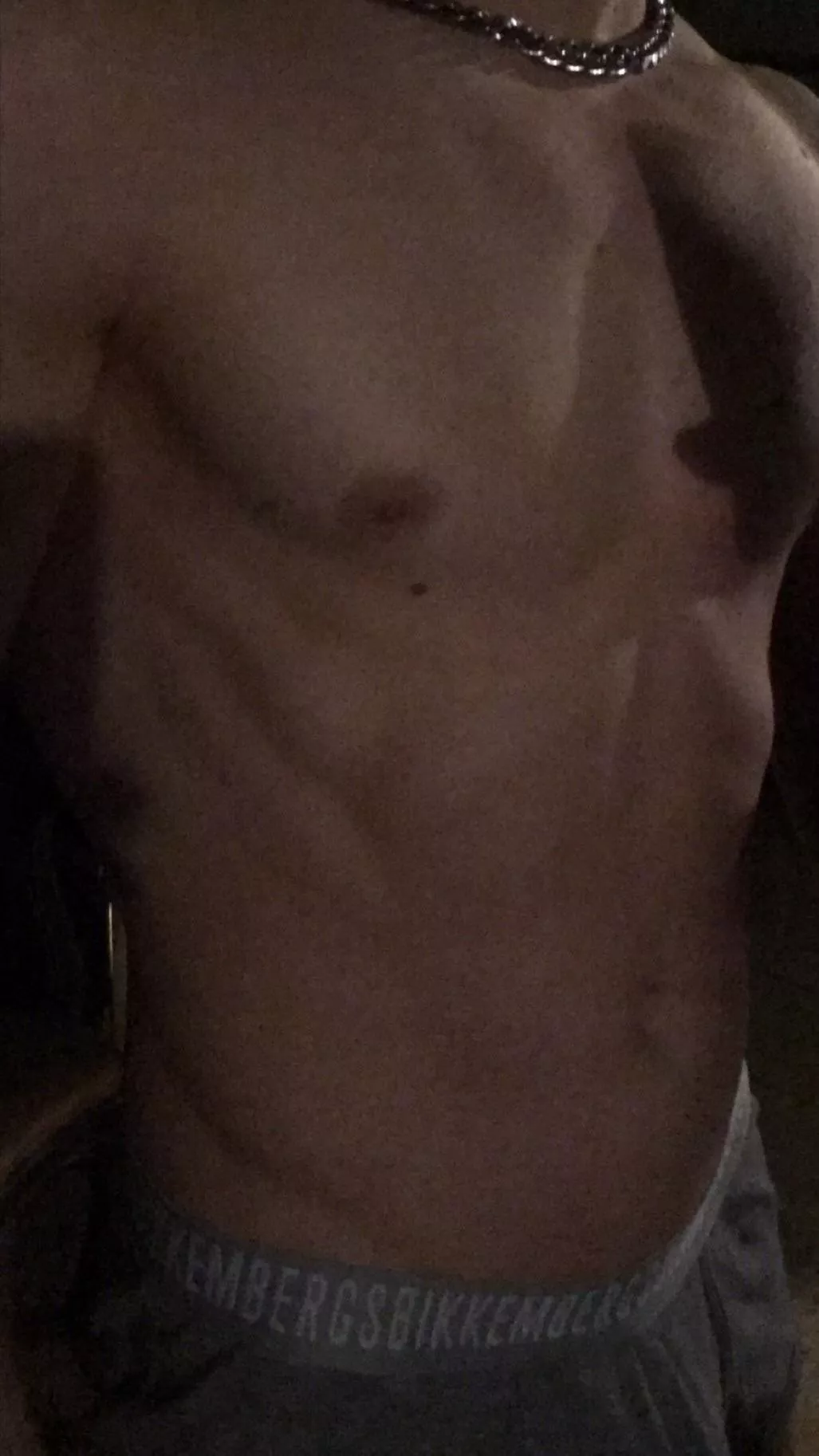 22 muscular dom top lf twinks, fit boys. Snap: mattk2024, obedient ++, younger +++