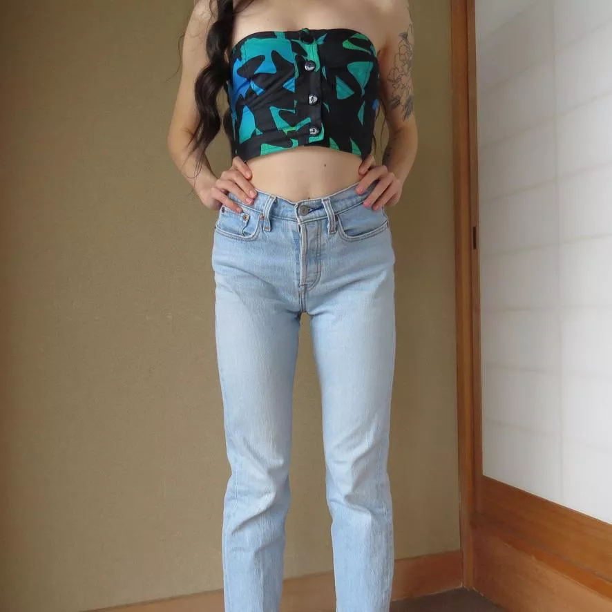 all cute n' ready for a valentines date, but no one to go with 🥹