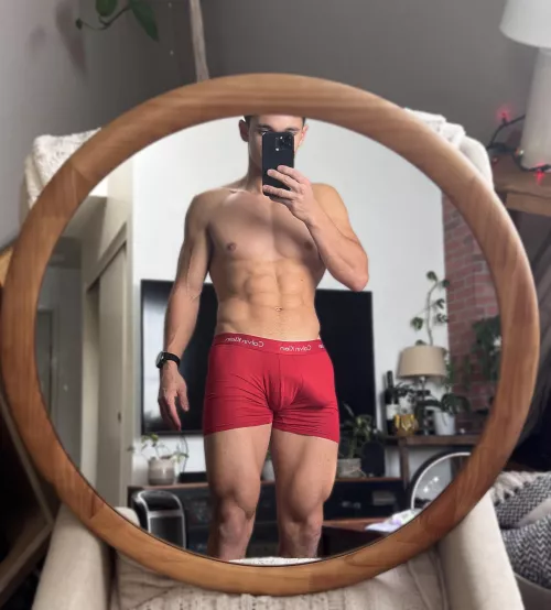 All I want for Valentine’s Day is a threesome 🤤