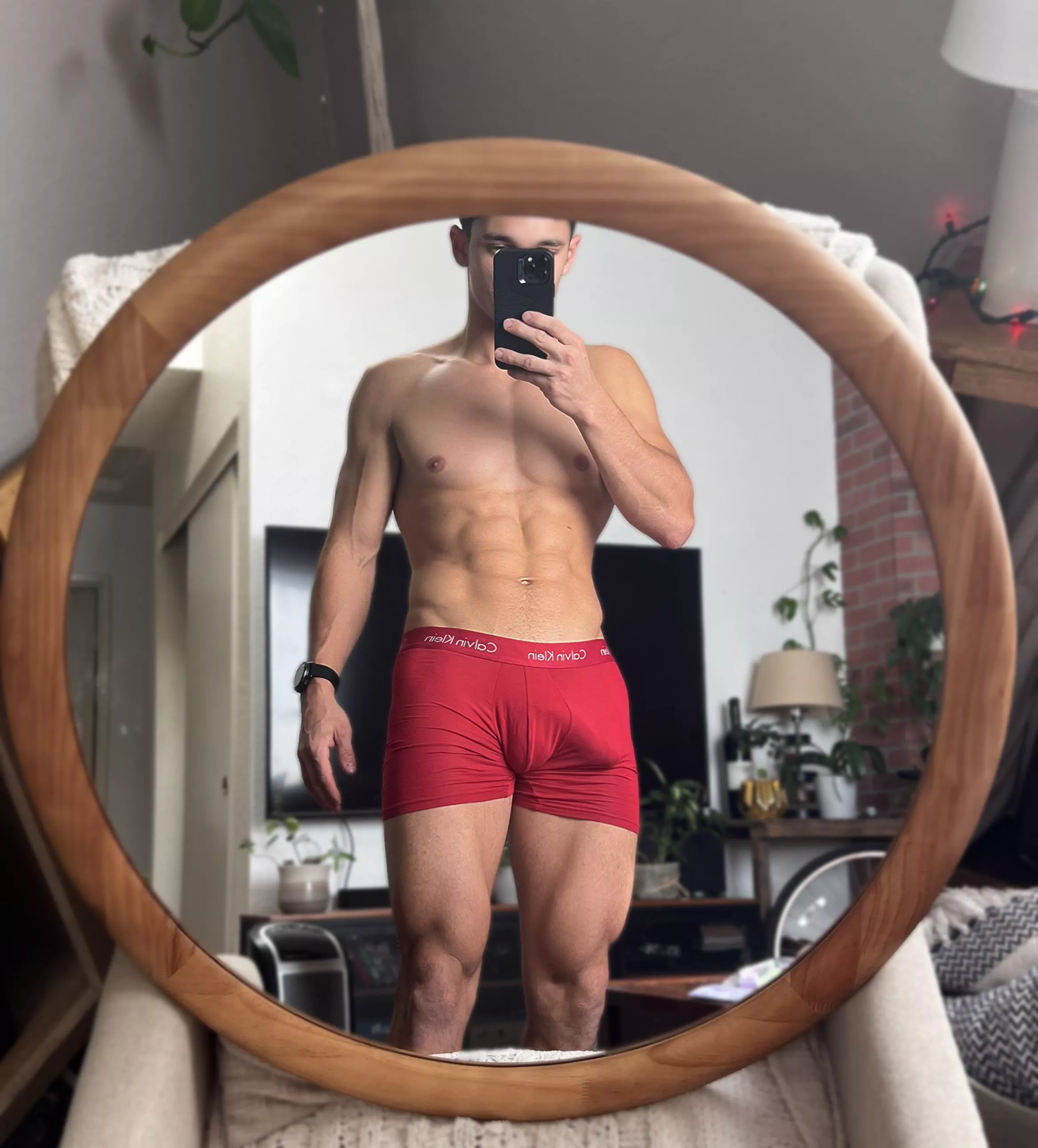 All I want for Valentine’s Day is a threesome 🤤