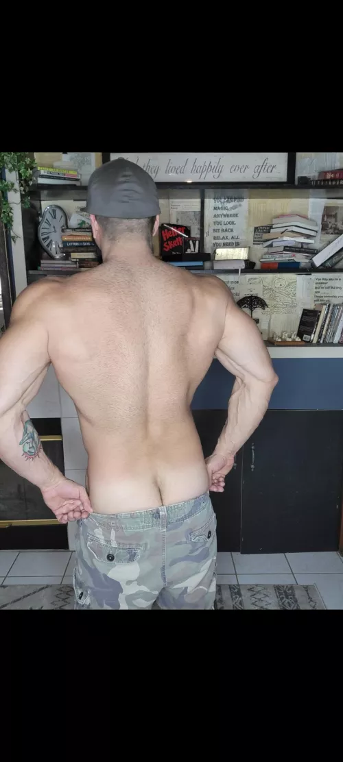 am I too hairy? 6'3 255 man meat!