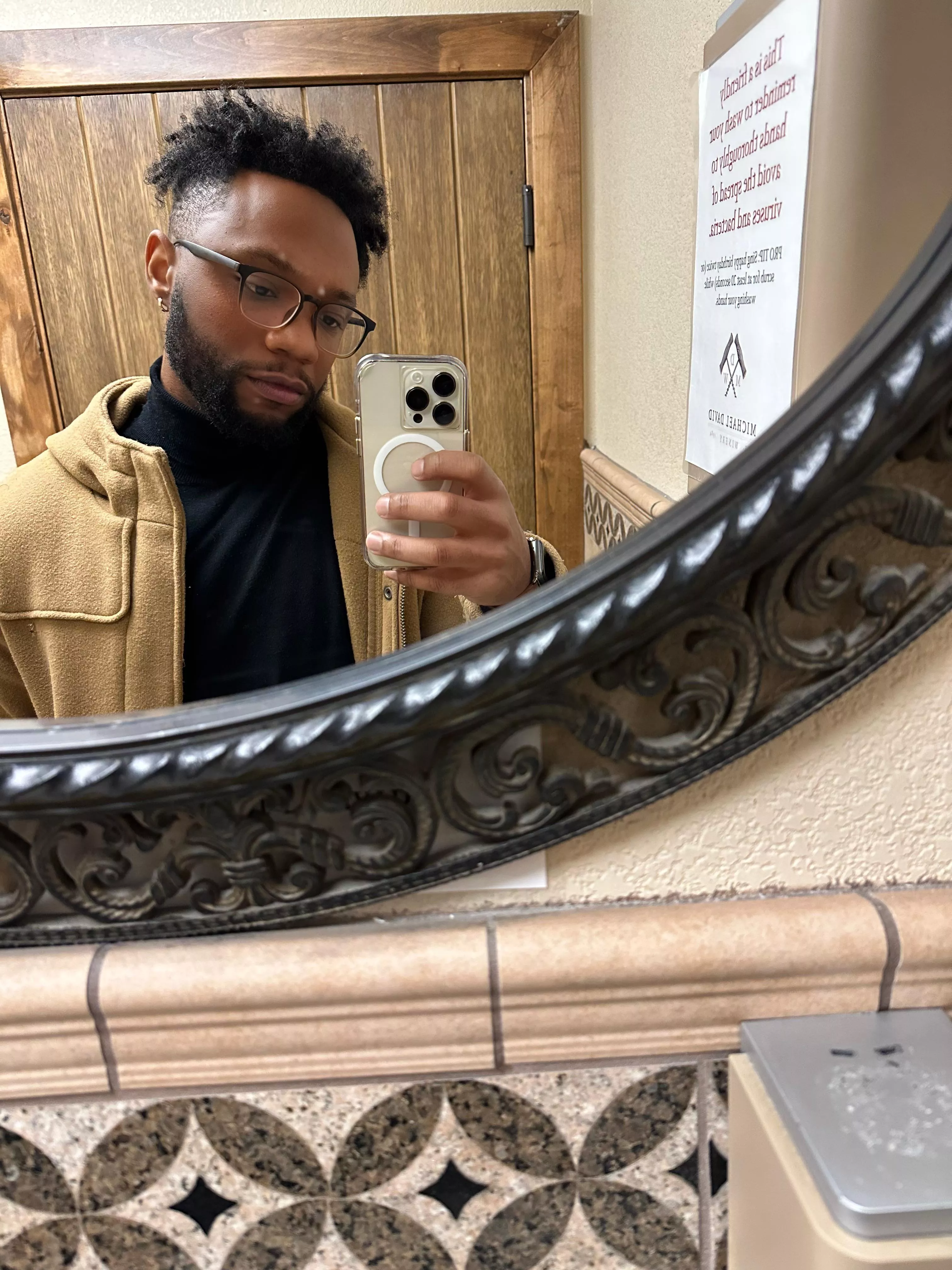 Bathroom Selfies are for everyone.