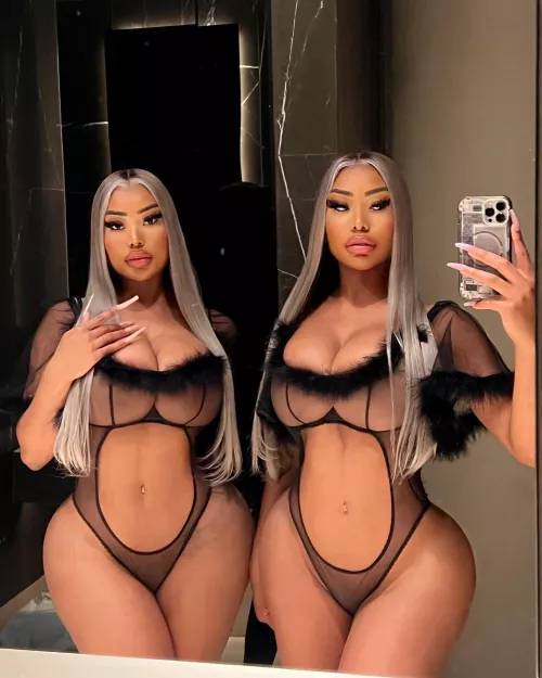 Bimbo twins
