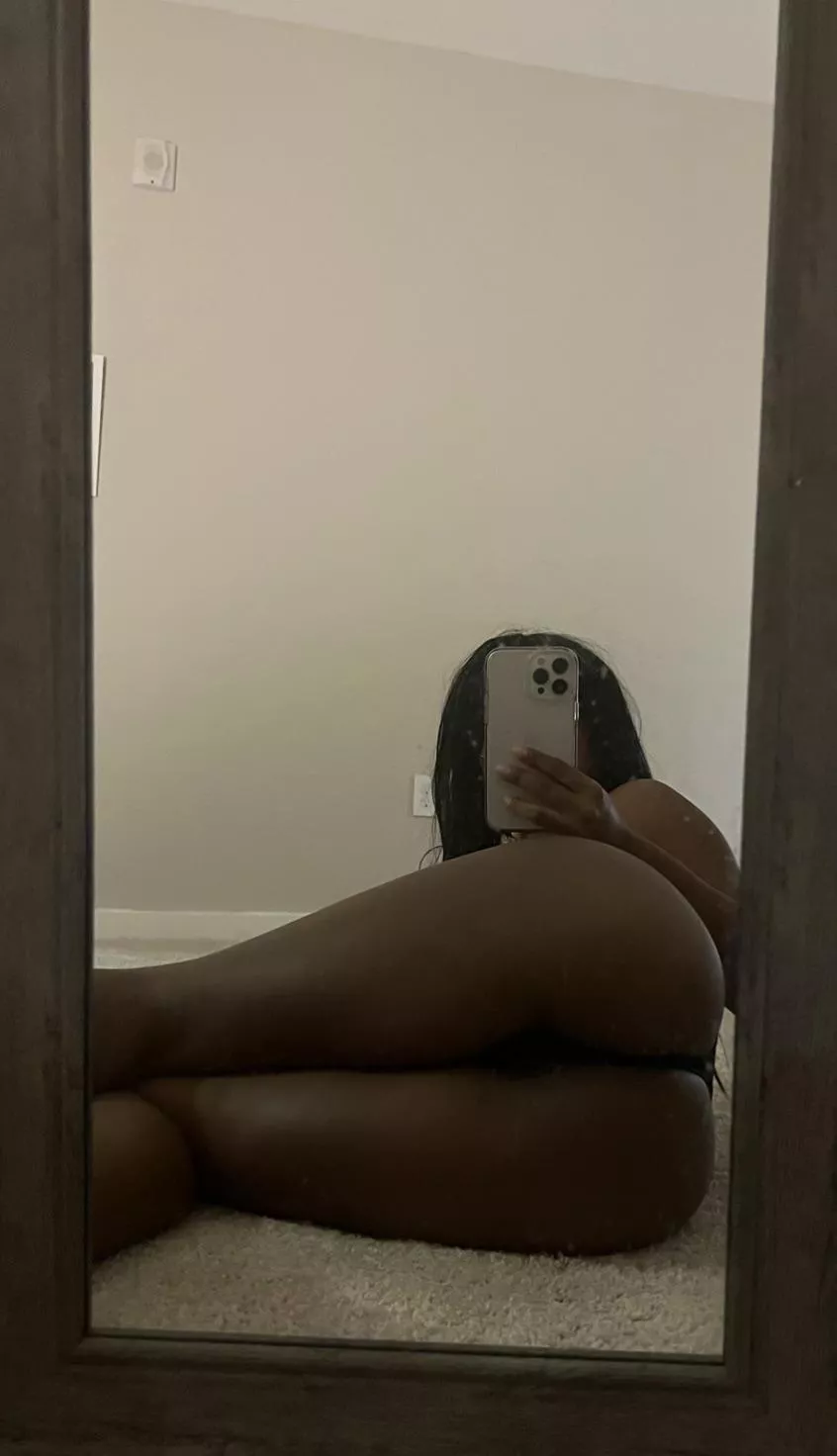 cutest booty you’ve seen all week ;)