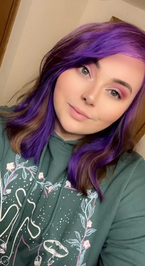 F 19 - Can I be your girlfriend?!