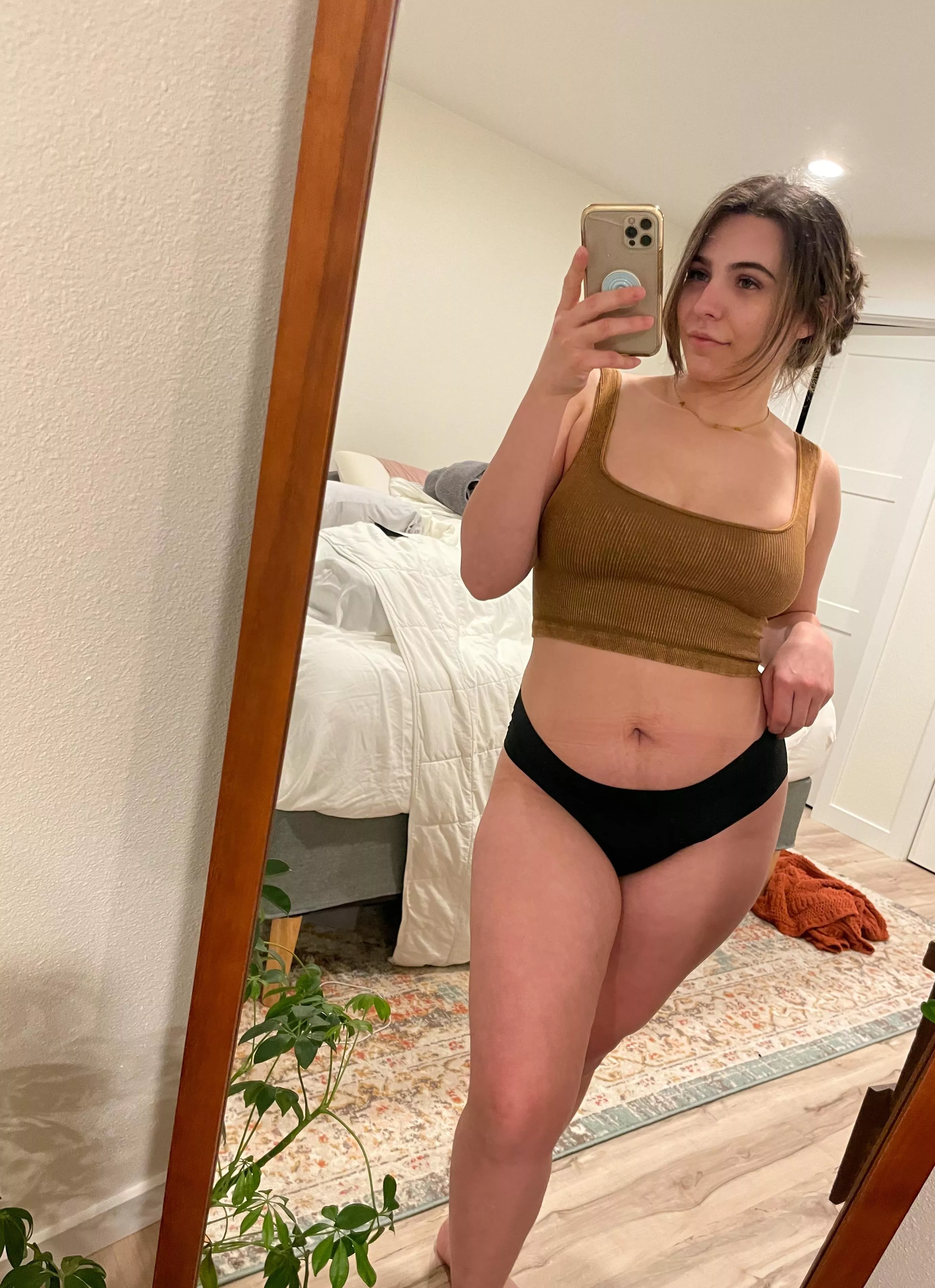 Good old fashioned mirror selfies ☺️☺️