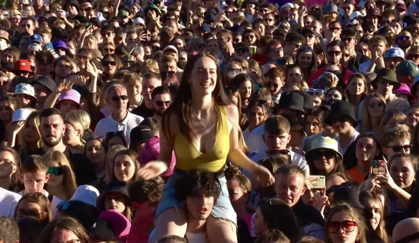 Great nipples for everyone to see