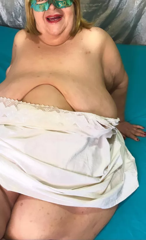 Hello, good afternoon, I’m Marianne Cox. Greetings and kisses