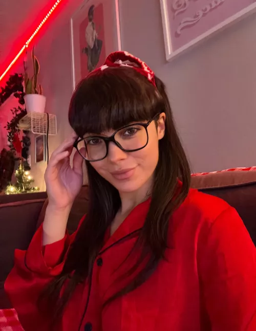 I give that good eye contact