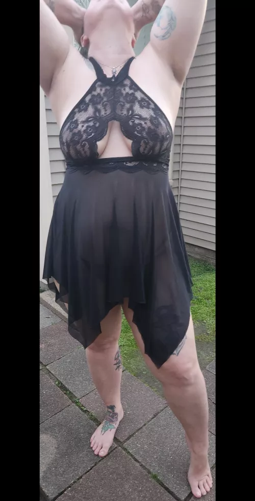 I hope MILF dykes get love here.