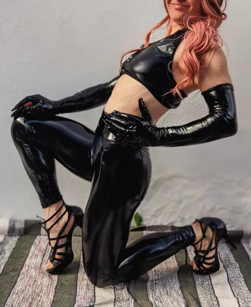 If you are brave enough, come and sit on my knee