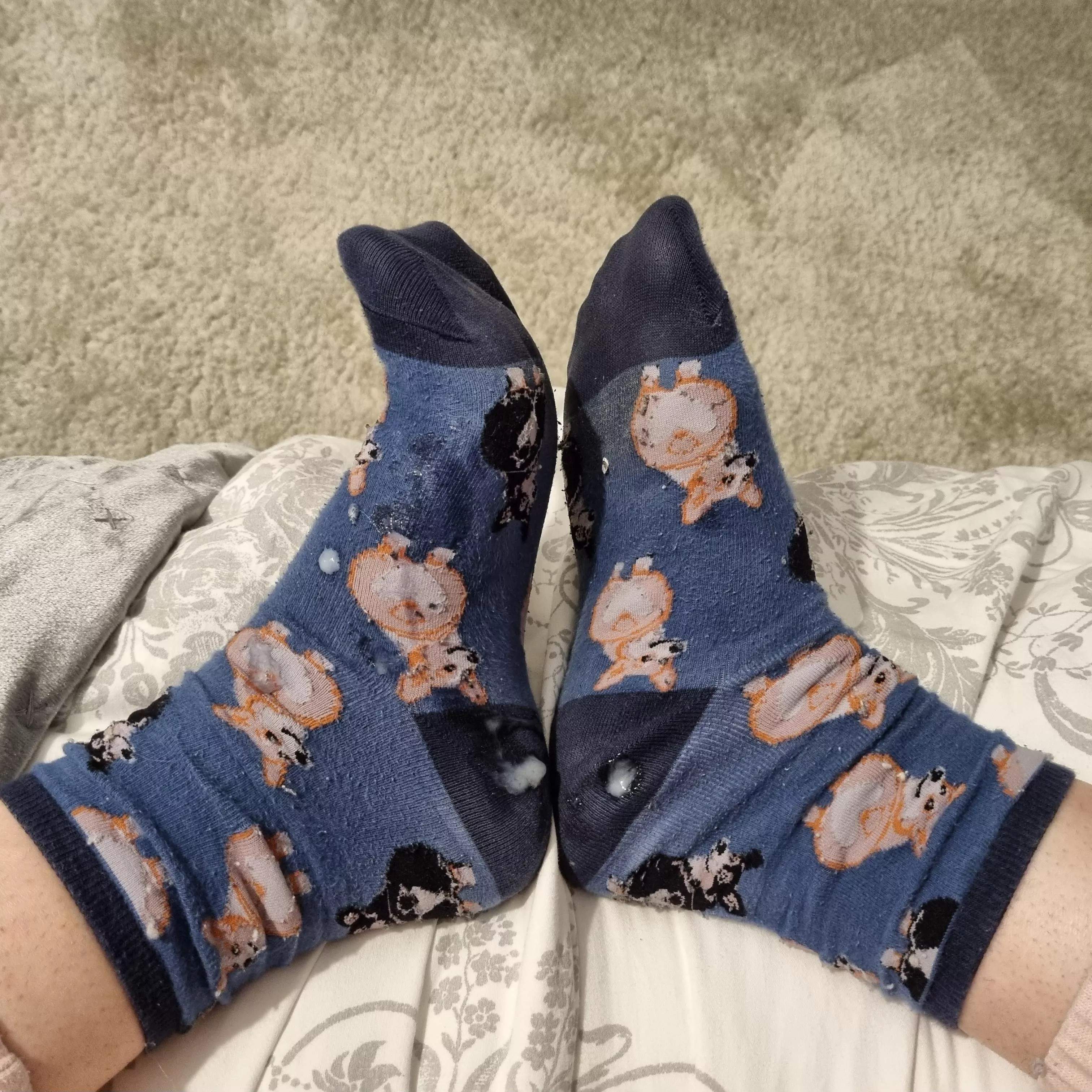 Insert cum here 💦🧦🍆