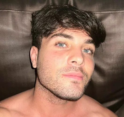 Letting reddit decide if I shave my 'beard' or let it grow