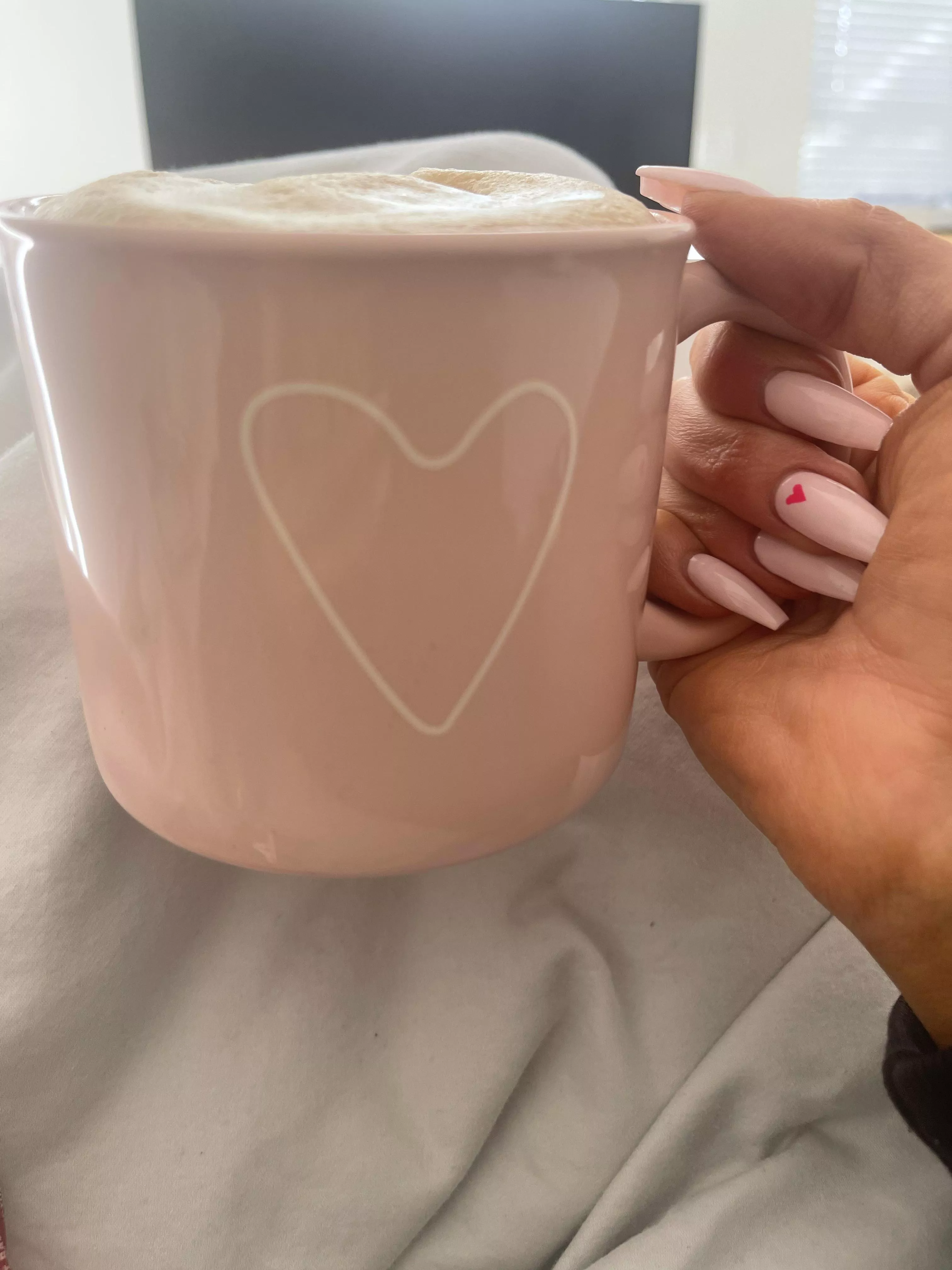 Matching my nails with my valentines mug 💕