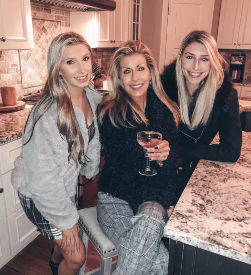 Mother & daughter 231