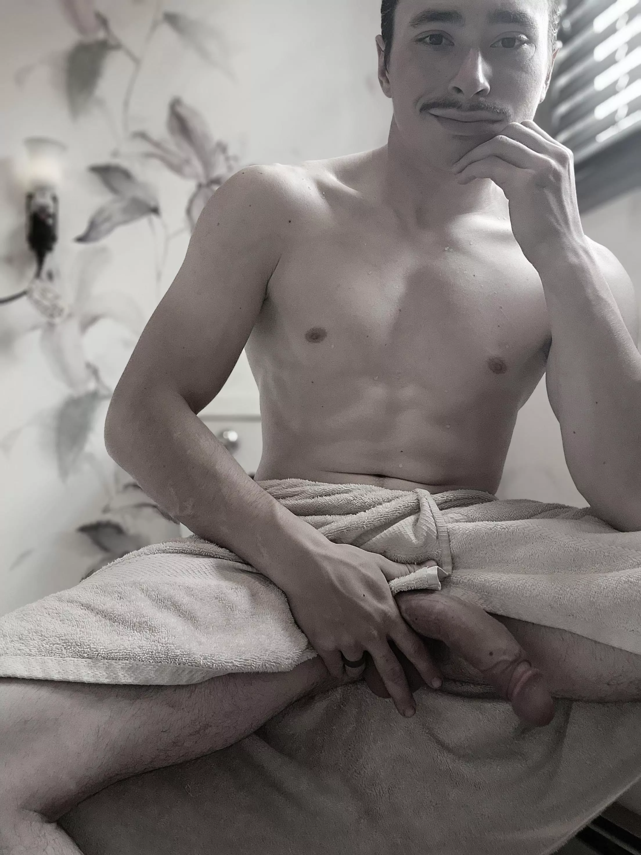 My last post gave me some more confidence. Here's a little more effort for the appreciation :)