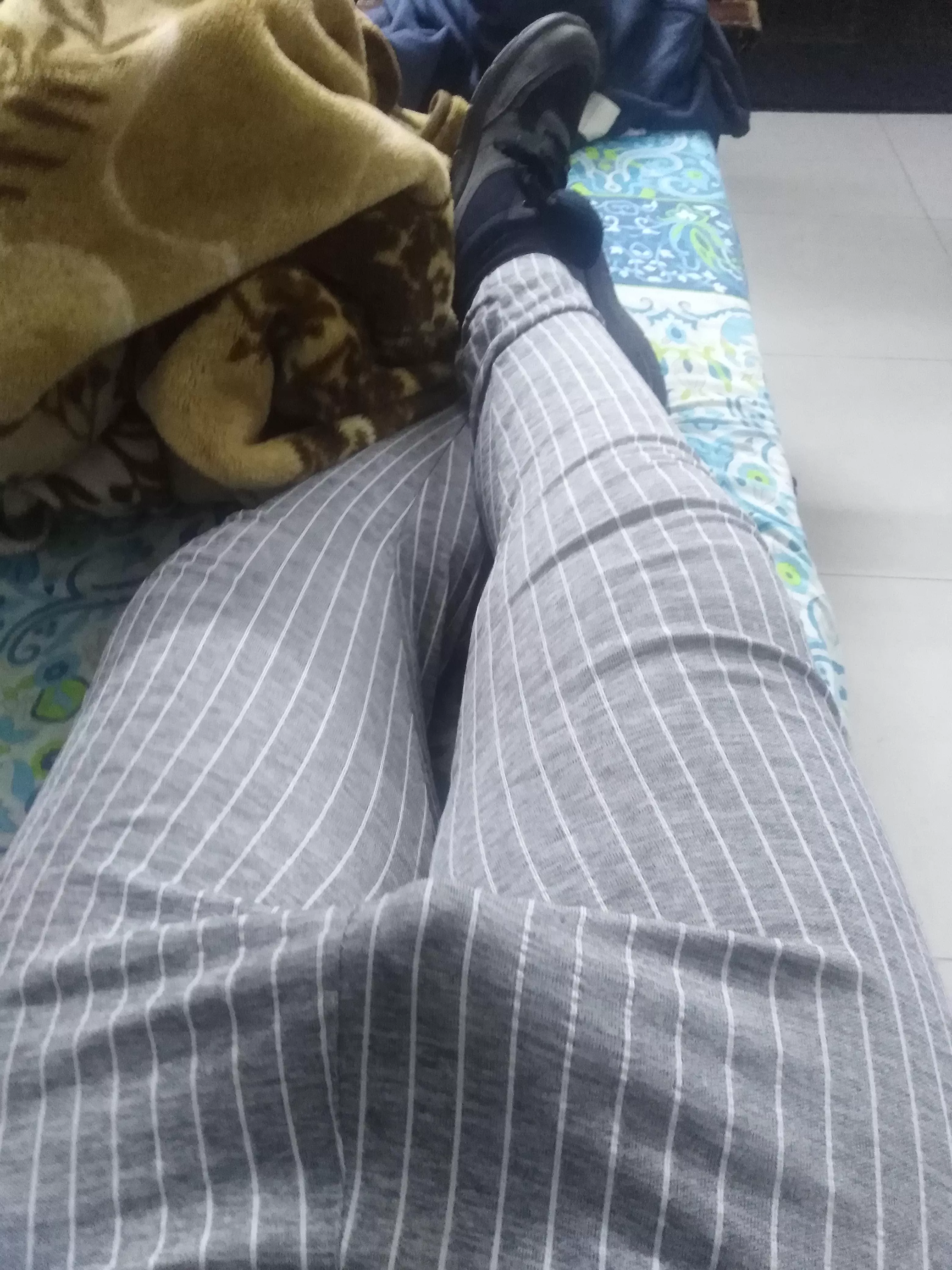 pull down my pants and suck my young dick