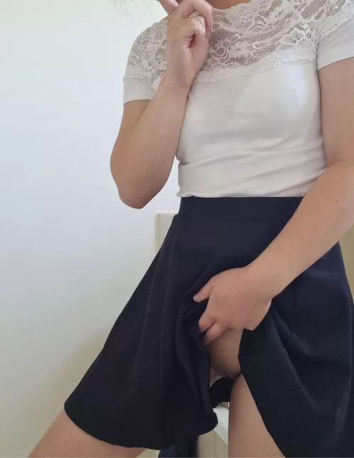 Should I welcome my boy(f)riend like this when he comes home? ❤️