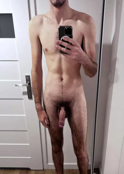 Simple mirror selfie (m)