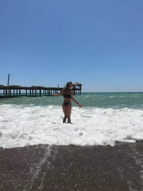 Tell me where do you want to kiss me babe