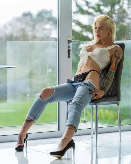 The Black Patent Stilettos 🖤