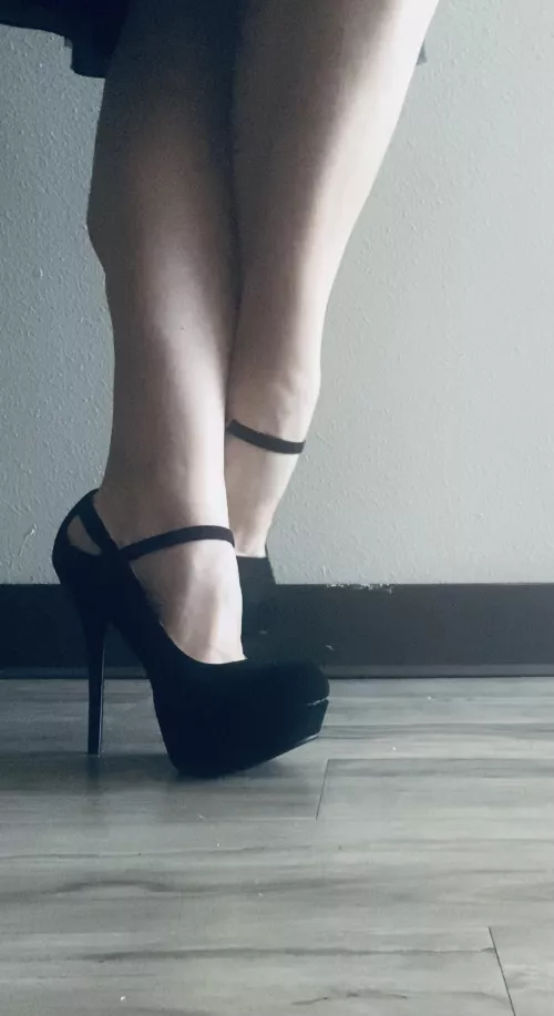 These heels: I’m single because I was born that way-Mae West