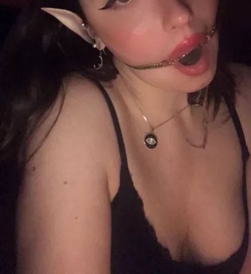 Who is going to spoil this little elf? 🧝🏼‍♀️💸