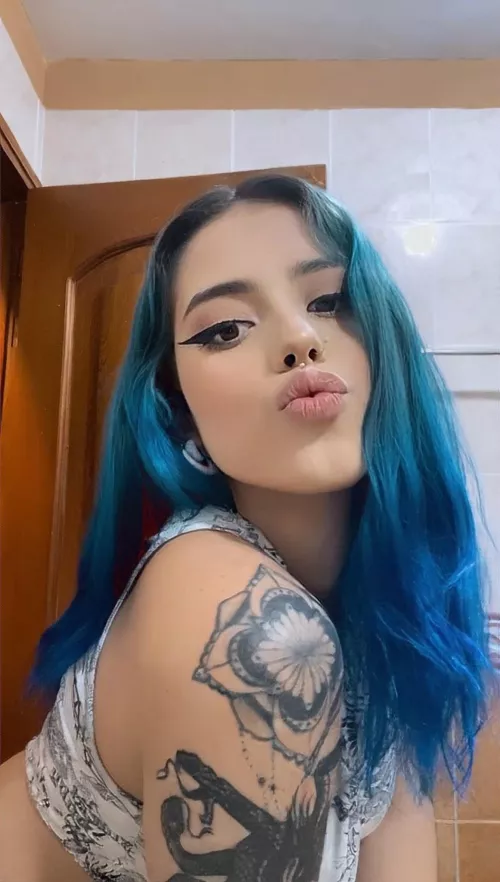 Would you kiss a latina like me?