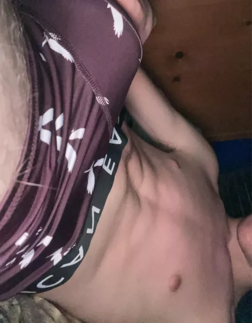 18 m hung. Fit or hung guys only hmu andyw11222