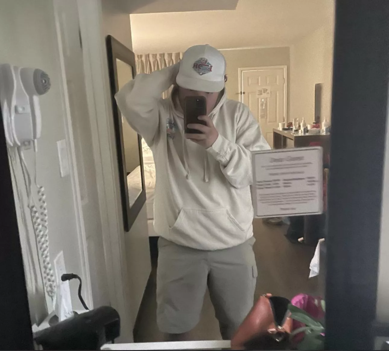 22 about to shower hmu if interested around my age