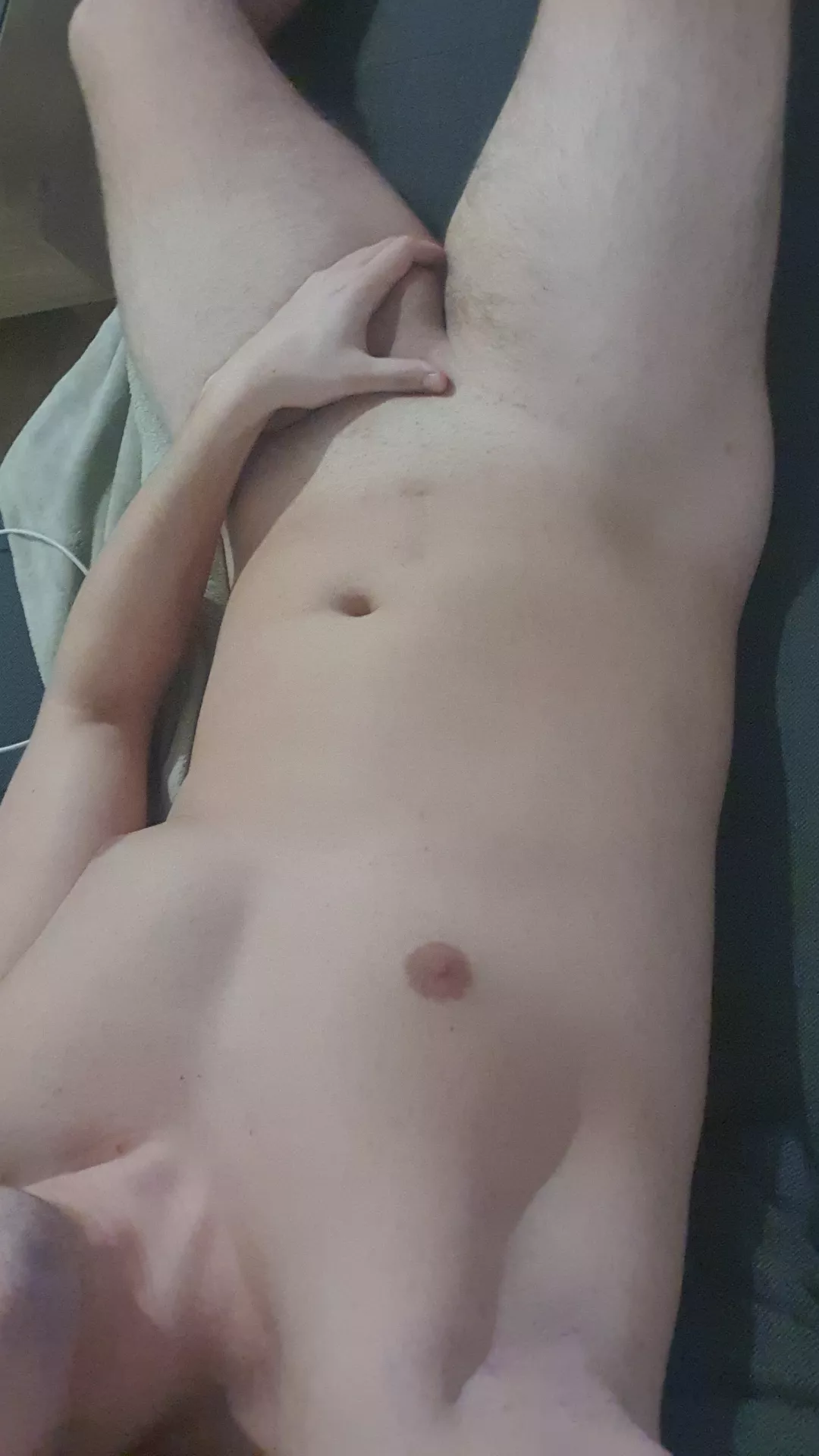 22 horny AF @maciek16192