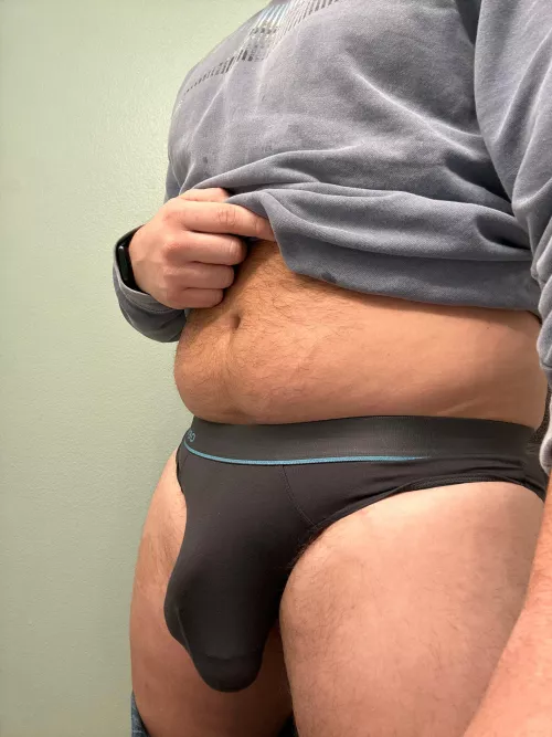 24 m stretching my balls and horny. Add me: ggbator