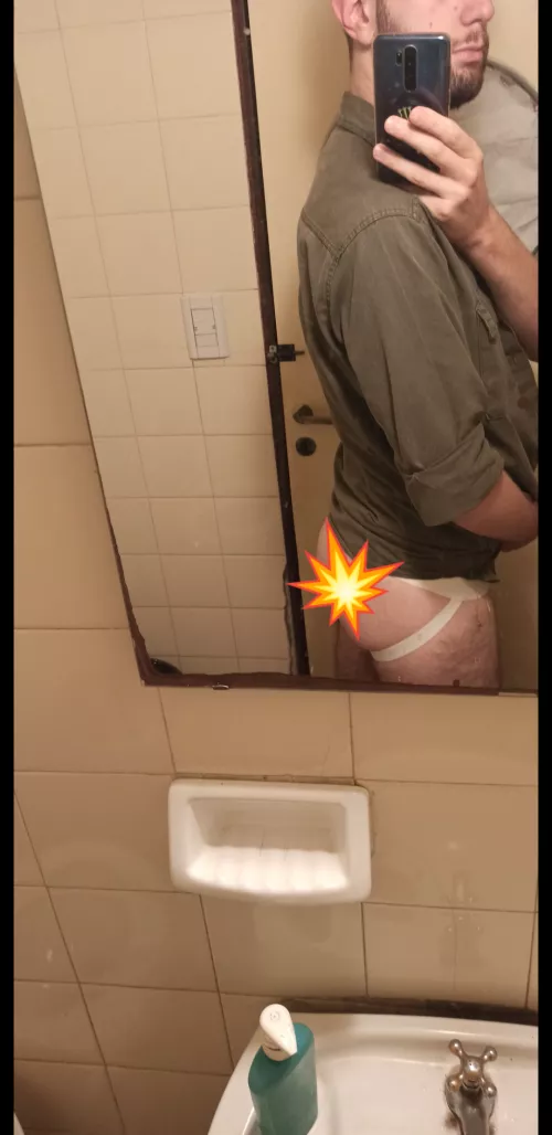 Bored at work. DM me now 🔥