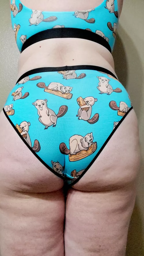 DAM! Look at that booty