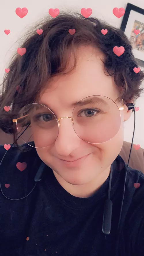 dis femboy has been having a few bad mental health days and needs some support 🥺