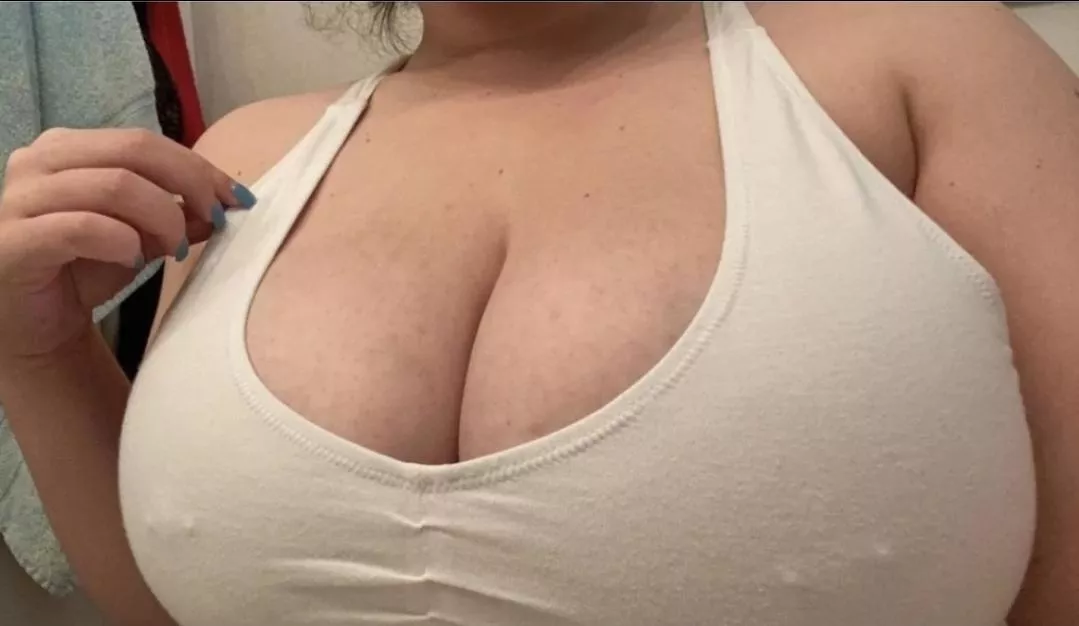 F19 🥺PIERCED TITTIES🥺