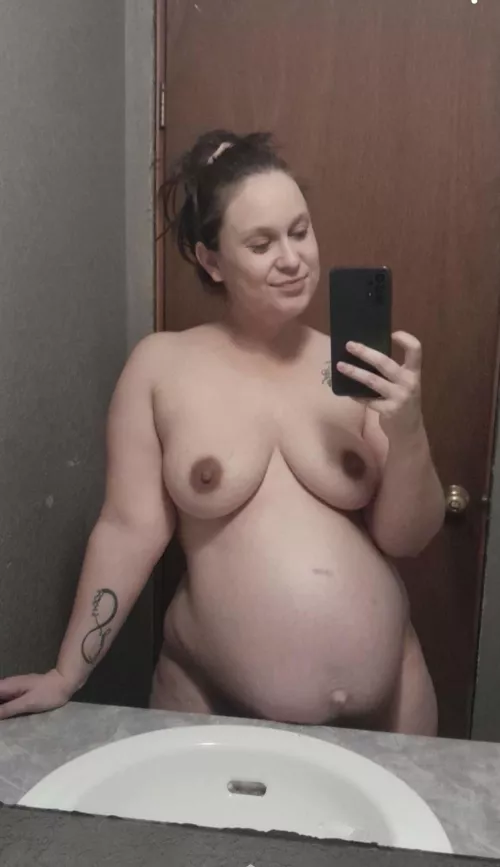 Fill this pregnant pussy daddy