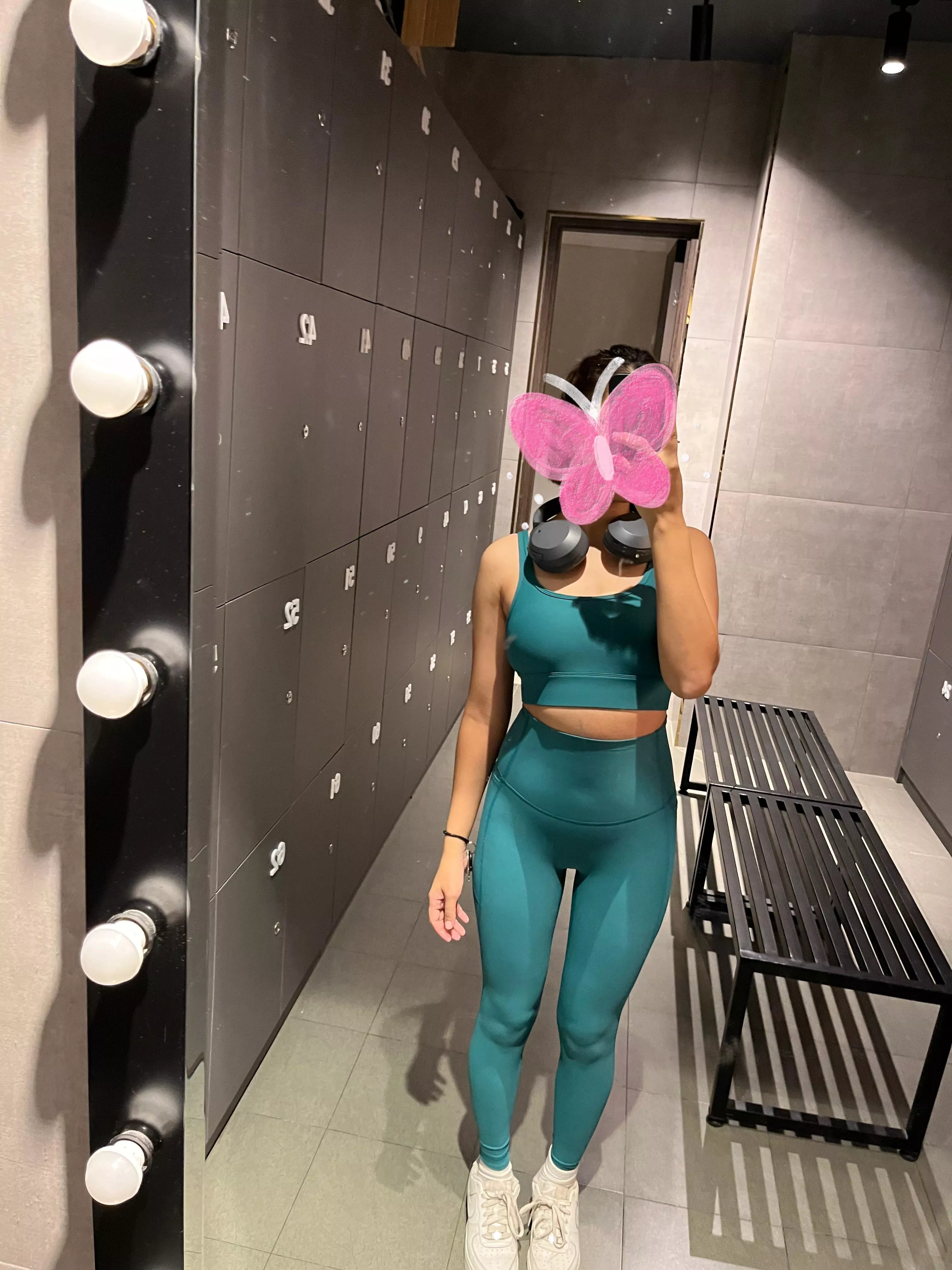 For Valentine’s day, how about i let you lick all the sweat and juices off of my singit after my workout? Would you like that? (f)