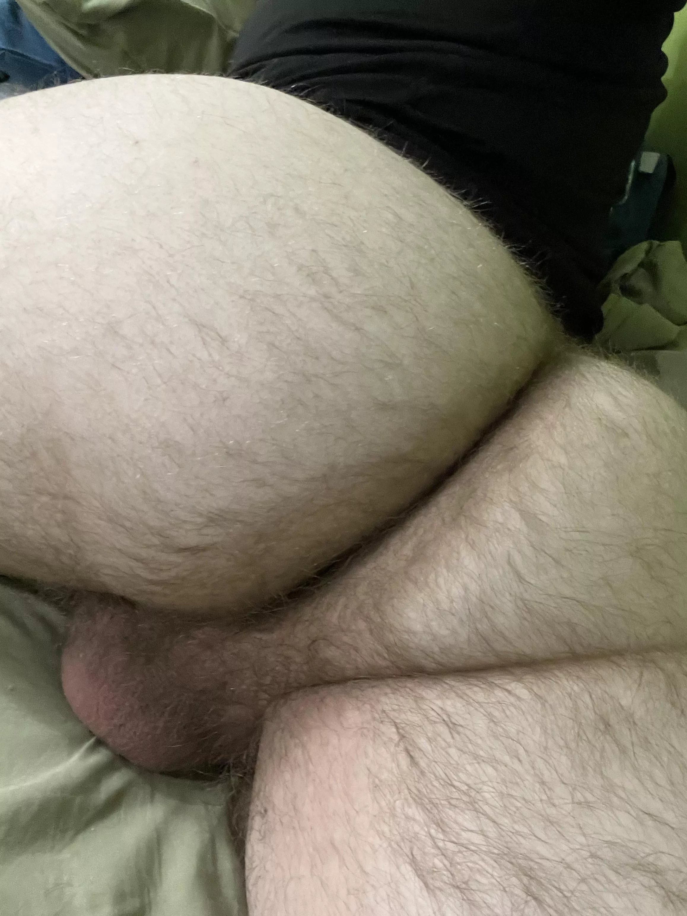 Hairy Cub butt!