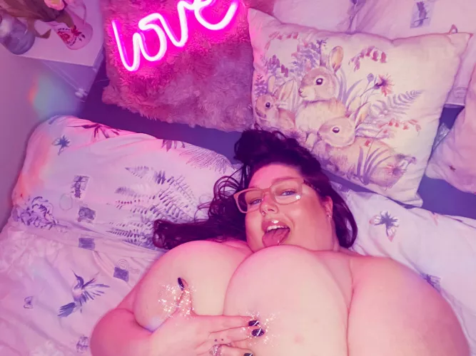 Happy Valentines Day💘 Netflix and cum inside me?