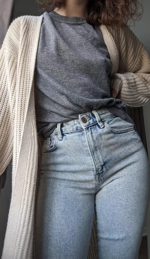 High waisted jeans are the best, accept no others