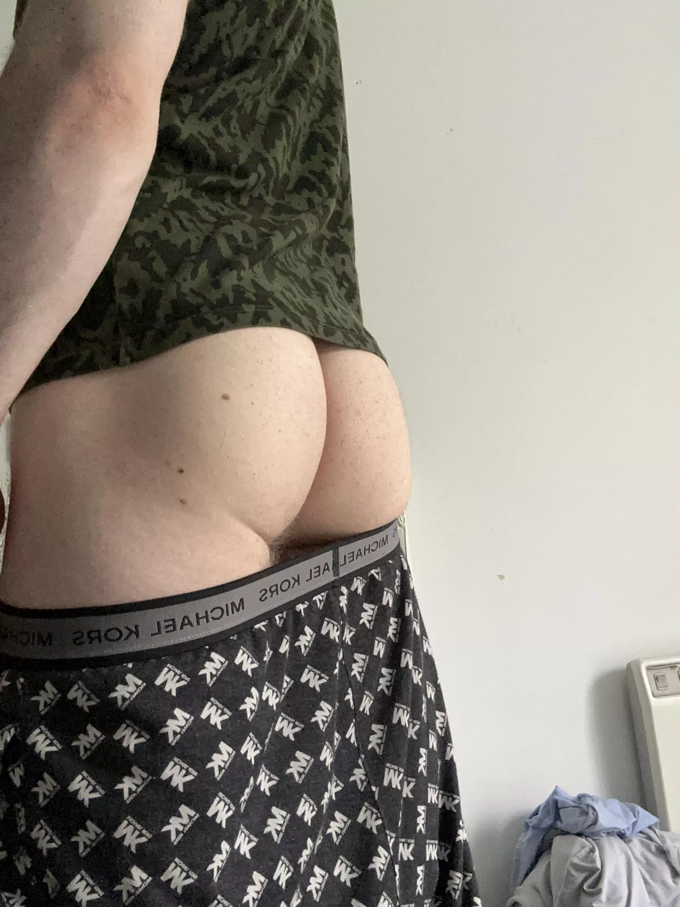 Little V-Day tease 🍑