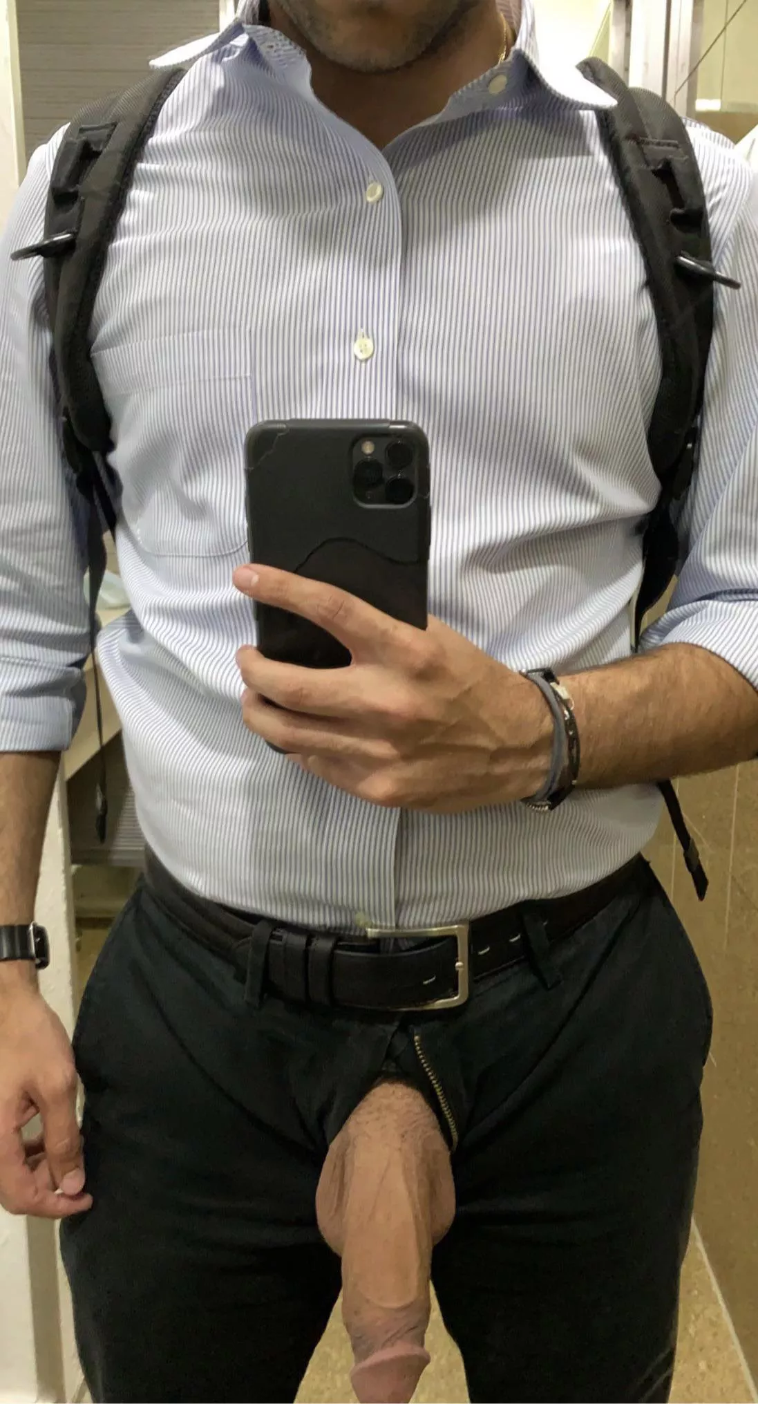 Long day in the office… let me shower first or? 😈